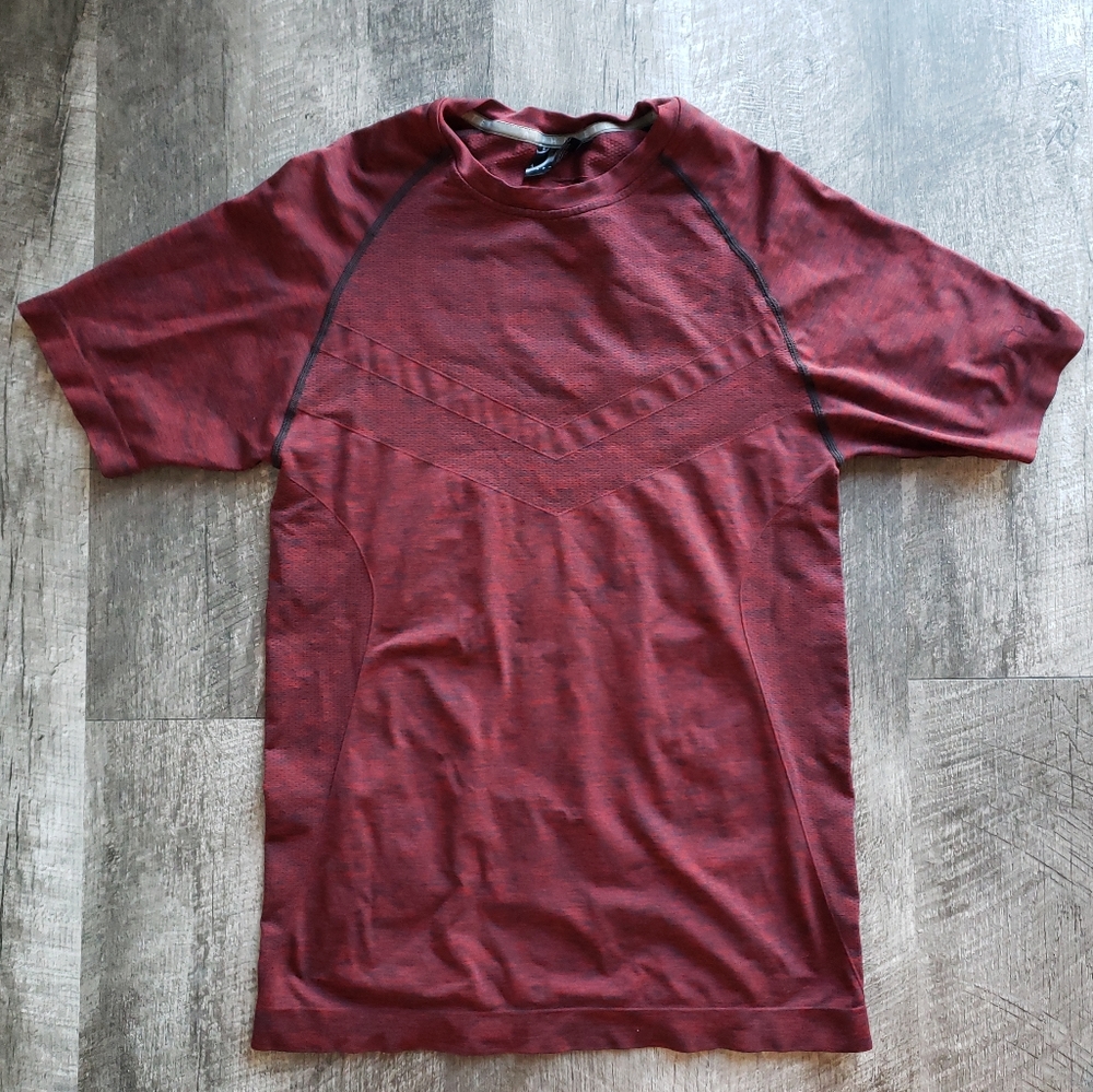 Alphalete shirt